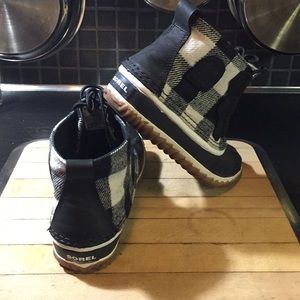 Sorel Buffalo check duck boots